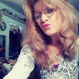 Meet your Posher, Sylvia